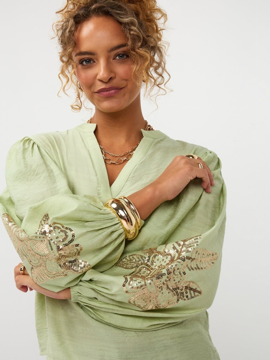 Ydence Blouse Rose | Groen in Zacht saliegroen, Relaxed fit met wijdvallende, volumineuze mouwen