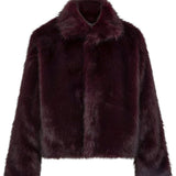 Paarse fake fur jas met kraag Ydence Chrissy – voorkant, andere pose | Jo&Co Club