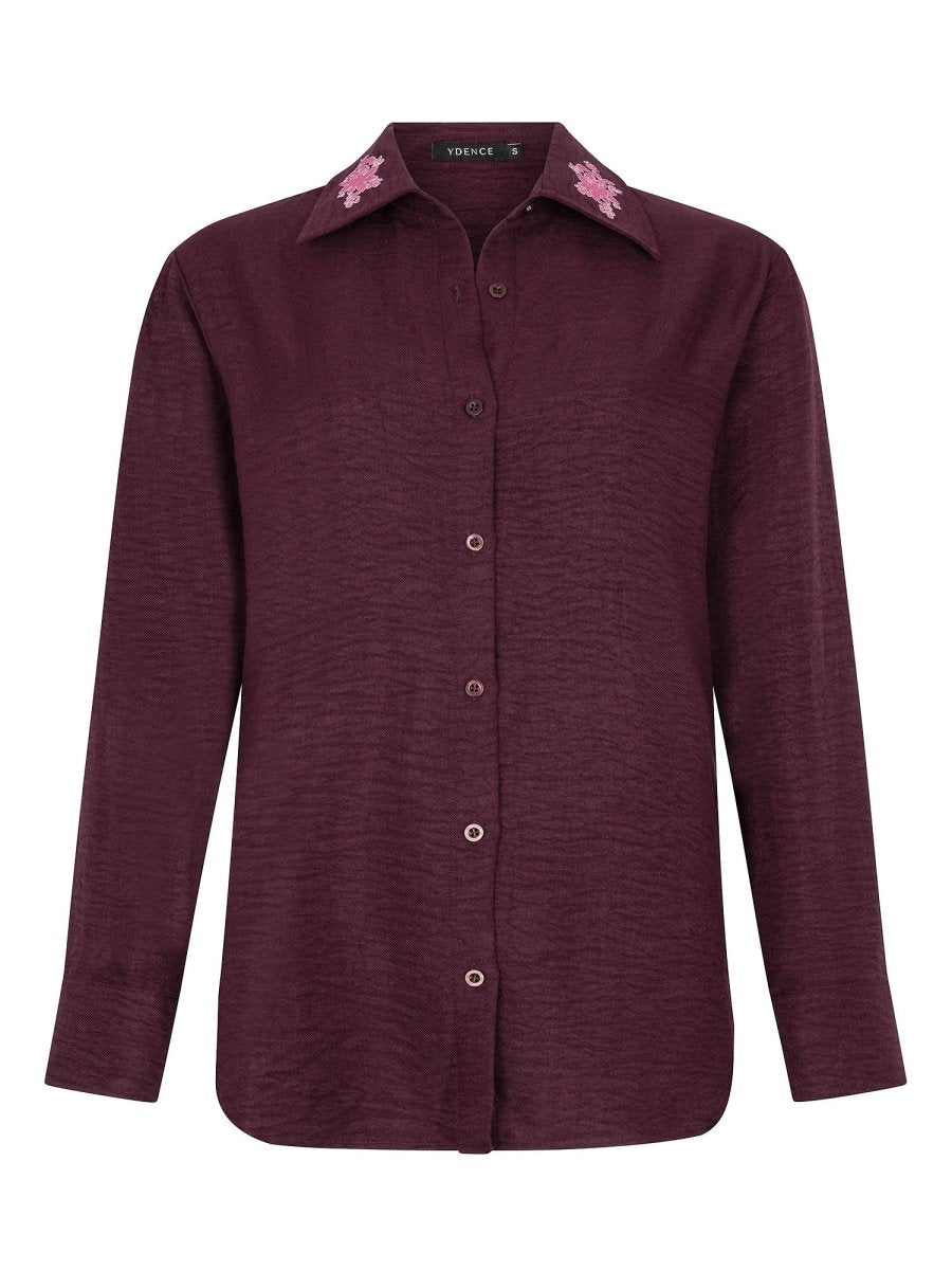 Pruimkleurige blouse met geborduurde bloemen Ydence Carrie – voorkant, andere pose | Jo&Co Club