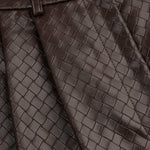Donkerbruine gevlochten kunstleren short Ydence Pamela – detail van de stof | Jo&Co Club
