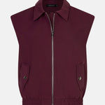 Productfoto van de voorkant van het danielle gilet van ydence in burgundy met rits aan de voorkant.