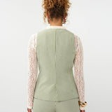 Ydence Gilet Jette | Groen in Zacht olijfgroen en gebroken wit; Blouse:, getailleerd