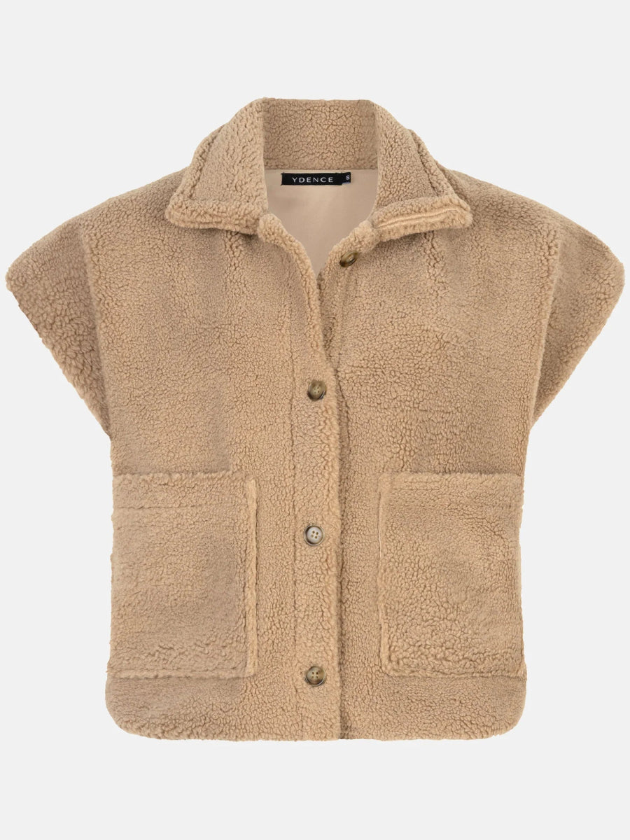 productfoto van de voorzijde van het rejou jacket van ydence van teddy stof.