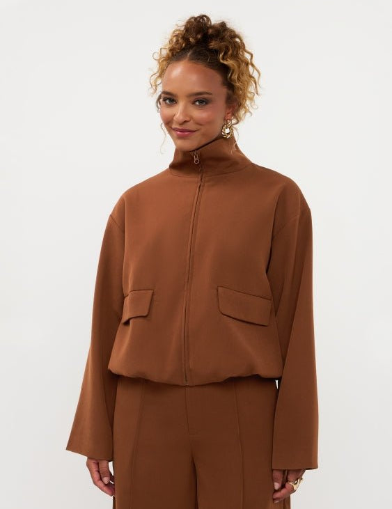 Jasje in camel | Ydence Davis | Jo&Co Club