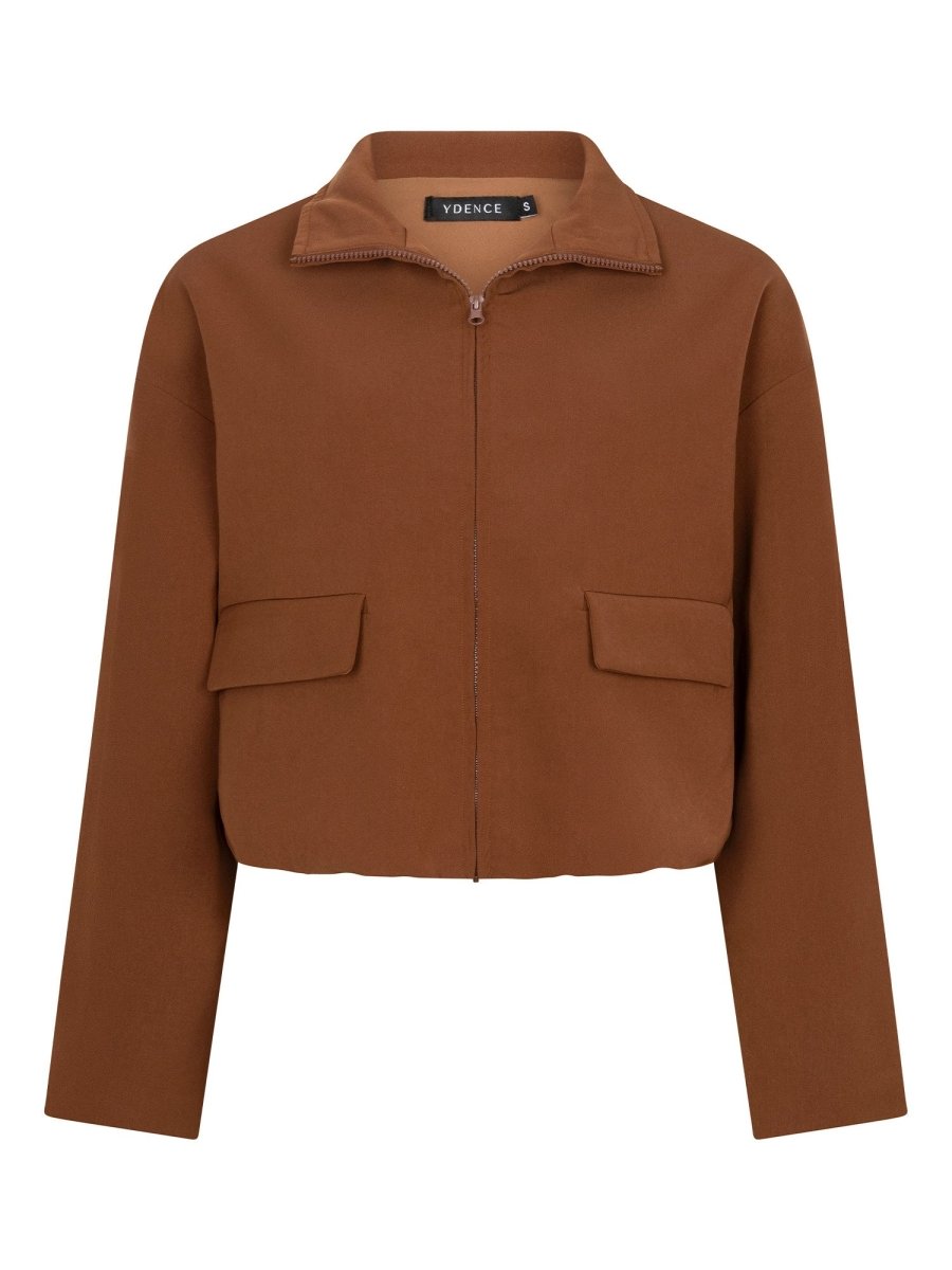 Vrijstaande productfoto van een jasje in camel op een witte achtergrond | Ydence Davis | Jo&Co Club