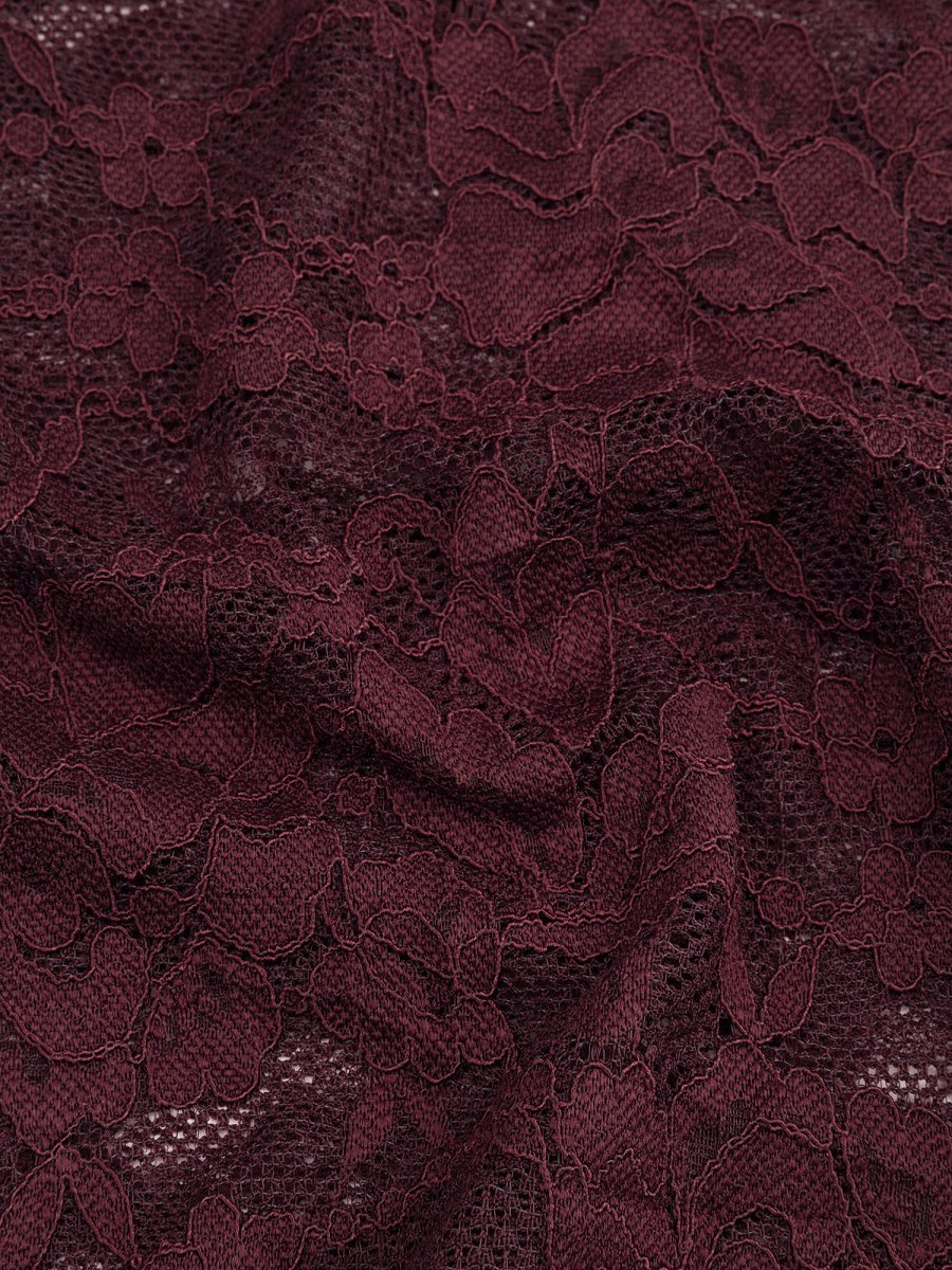 Pruimpaarse kanten top Ydence Rita – detail van de stof | Jo&Co Club