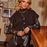 Campagnebeeld Ydence winter 2026: bruine mesh top met fluwelen bloemen Ydence Brandy | Jo&Co Club