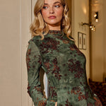 Campagnebeeld Ydence winter 2026: groene mesh top met fluwelen bloemen Ydence Eggy | Jo&Co Club