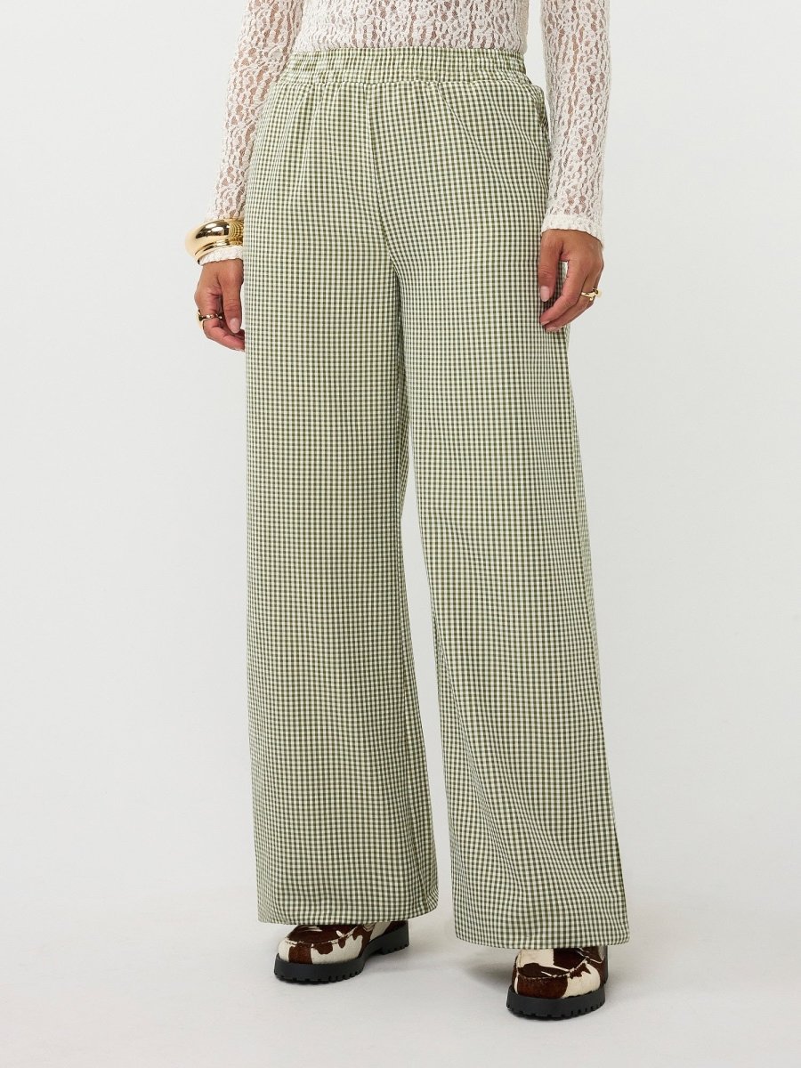 Ydence Pants Celeste | Groen Geruit in Zacht olijfgroen en gebroken wit, broek met High-waist, wide leg, ruimvallend