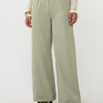 Ydence Pants Celeste | Groen Geruit in Zacht olijfgroen en gebroken wit, broek met High-waist, wide leg, ruimvallend