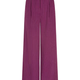 Vrijstaande productfoto van een broek in pruim op een witte achtergrond | Ydence Winleigh | Jo&Co Club