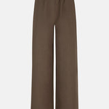 Productfoto van de voorkant van de yade pants van ydence in de kleur mud.