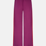 productfoto van de achterkant van de Ydence zizi pants.