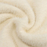 Witte pluizige trui Ydence Patty – detail van de stof | Jo&Co Club