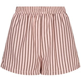 Een vrijstaande productfoto van een korte broek op een witte achtergrond | Ydence Belle | Jo&Co Club