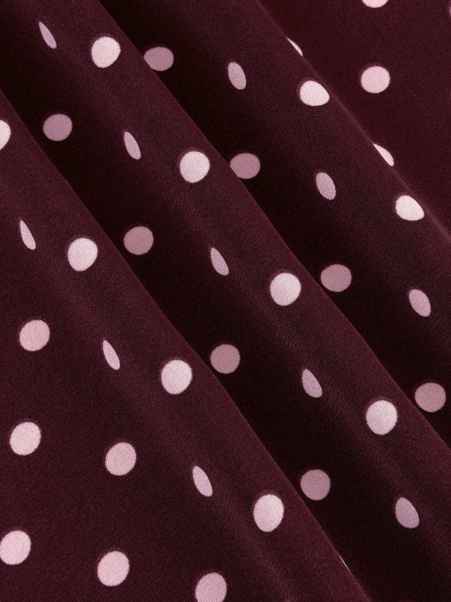 Pruimpaarse smock top met roze stippen Ydence Tessa – detail van de stof | Jo&Co Club