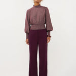Model in geruite smock top met pofmouwen Ydence Tessa in mauve | Jo&Co Club