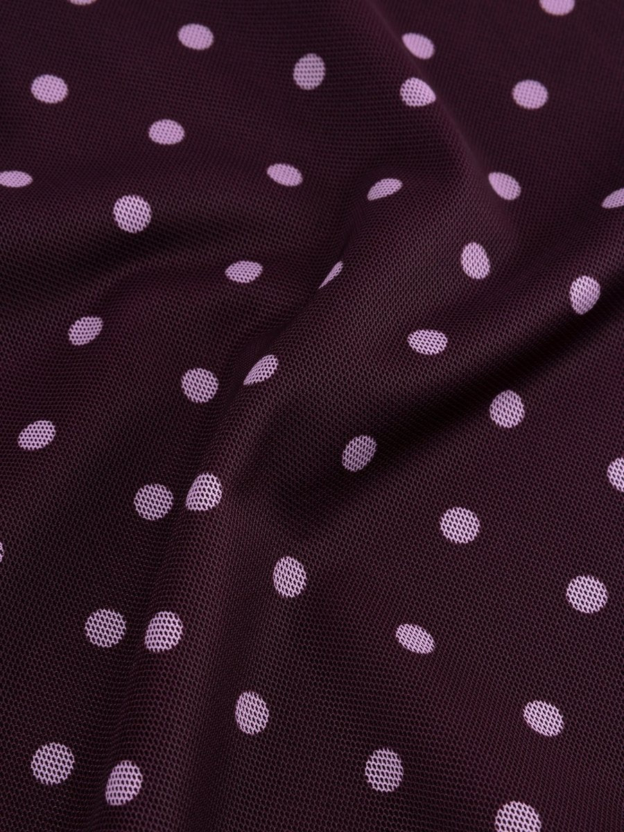 Detailopname van de stof van een top in pruim | Ydence Bailey | Jo&Co Club