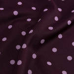 Detailopname van de stof van een top in pruim | Ydence Bailey | Jo&Co Club
