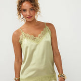 Ydence Top Callie in pistachegroen