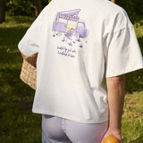 Model draagt het Ydence Camper t-shirt met camperprint