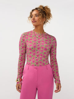 Ydence Top Christine | Roze Bloemen in licht olijfgroene basis, top met lange mouwen en lange broek met getailleerd