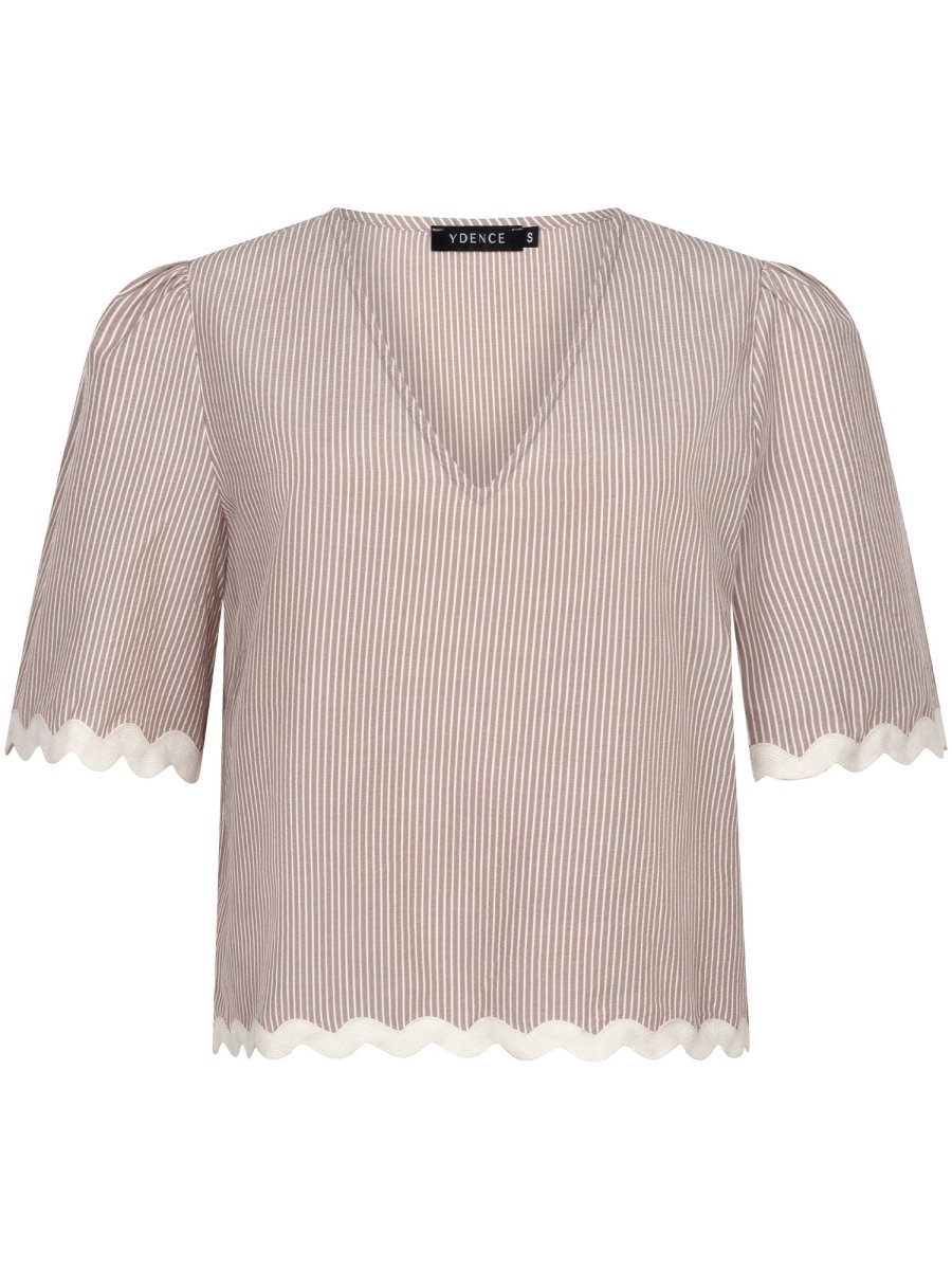 Een vrijstaande productfoto van een blouse met een zandkleurige en witte verticale streep | Ydence Coco | Jo&Co Club