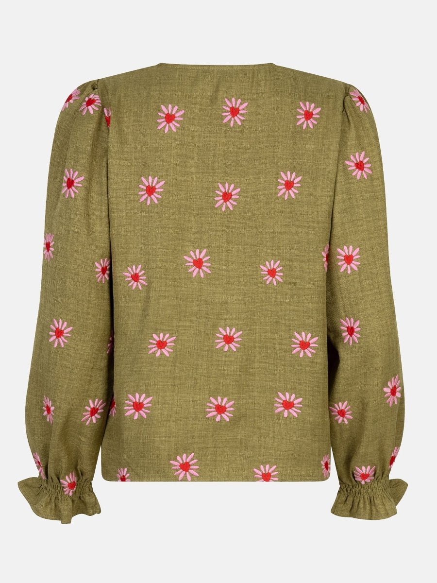 Productfoto van de achterkant van de ydence philou blouse in groene kleur met bloemen borduursel.