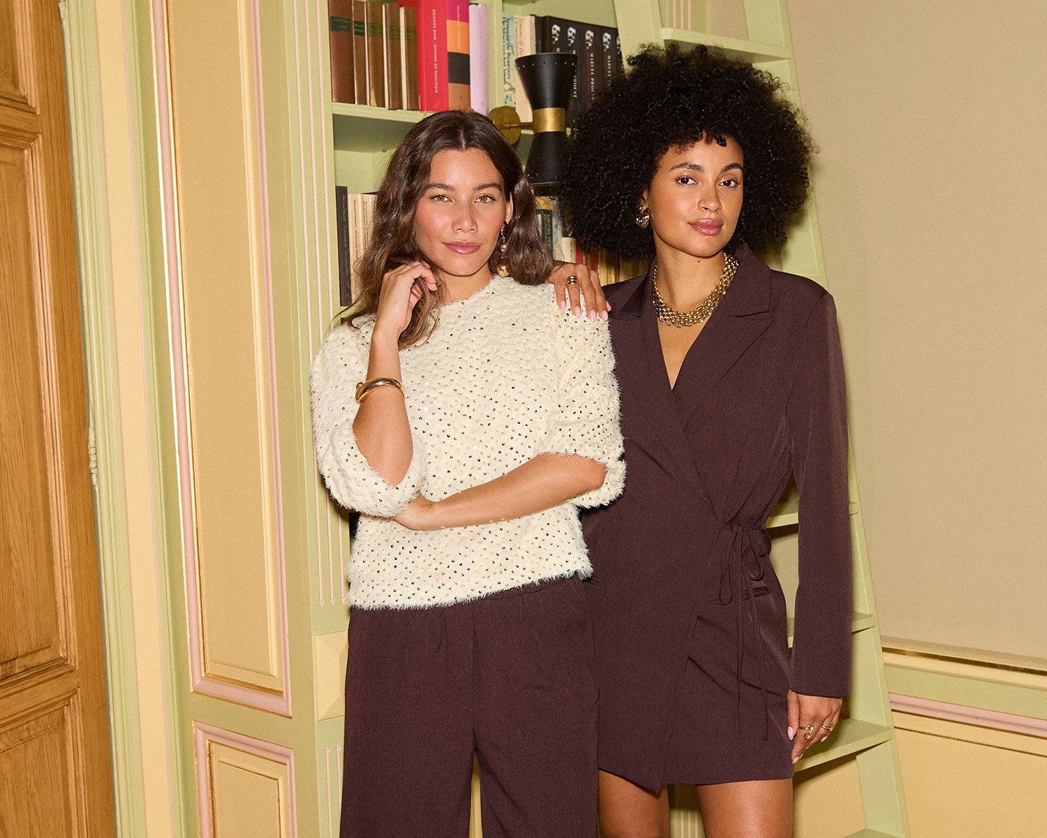 Ydence modellen in april dress en solange pants